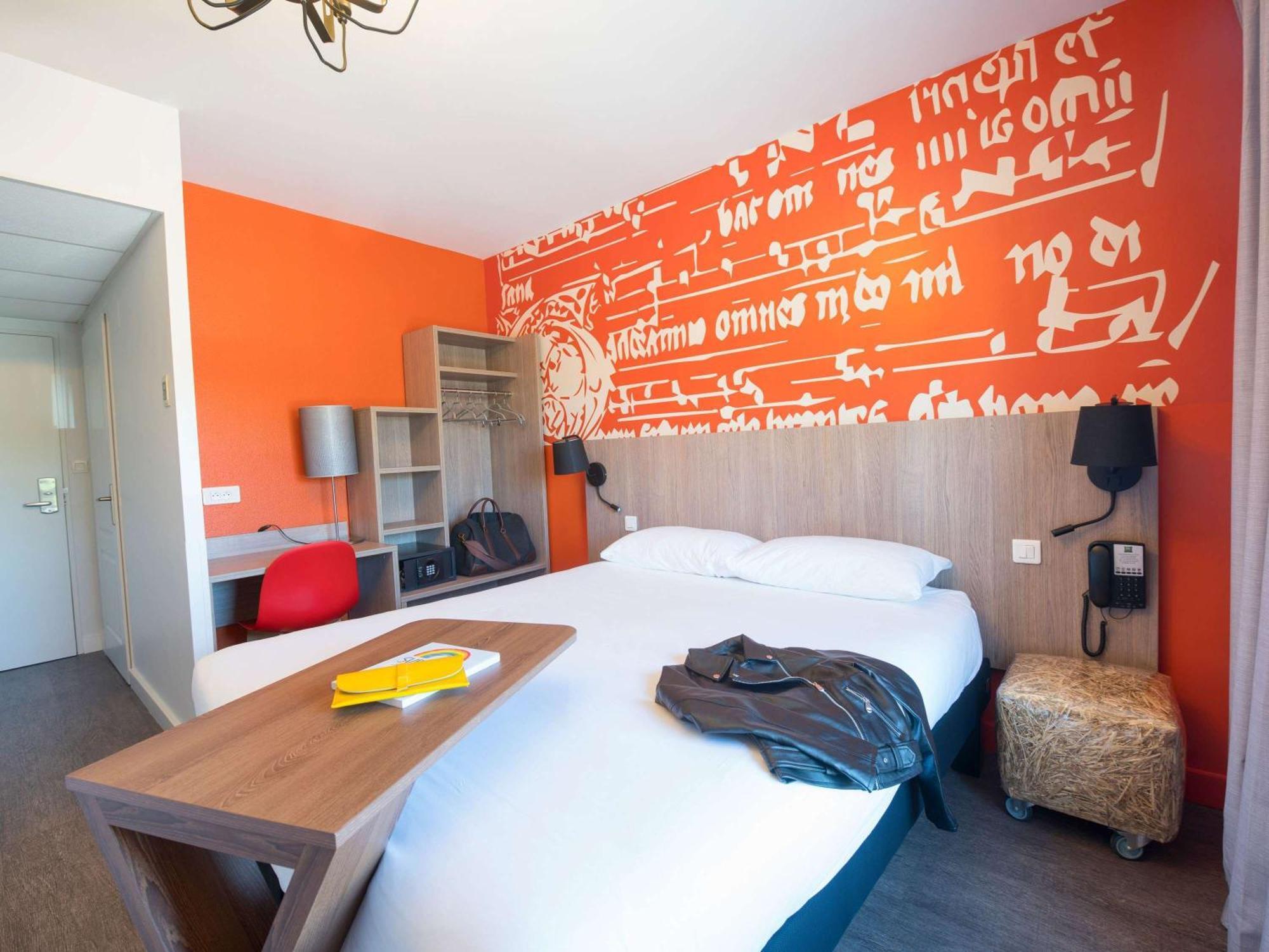 Отель Ibis Styles Carcassonne La Cite Экстерьер фото