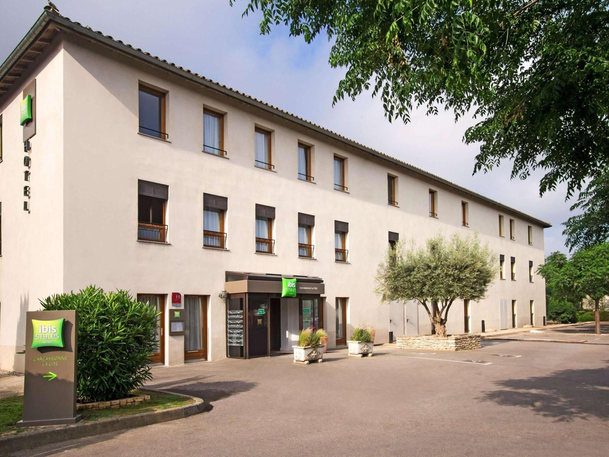 Отель Ibis Styles Carcassonne La Cite Экстерьер фото